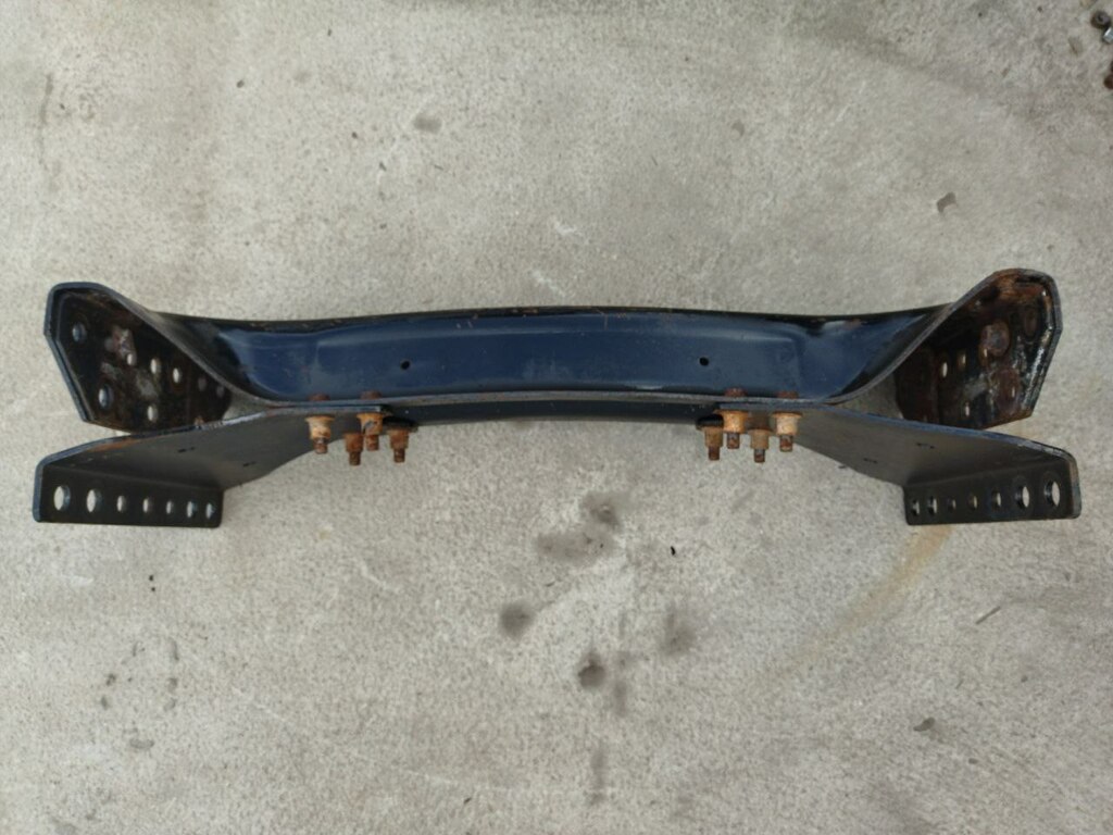 траверса рамы б/у - 1